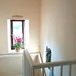 Cosy 4-bedroom House In Lovely With Wifi Σπίτι διακοπών