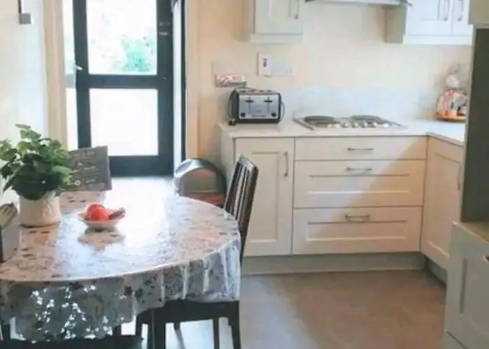 Cosy 4-Bedroom House In Lovely Wexford With Wifi *